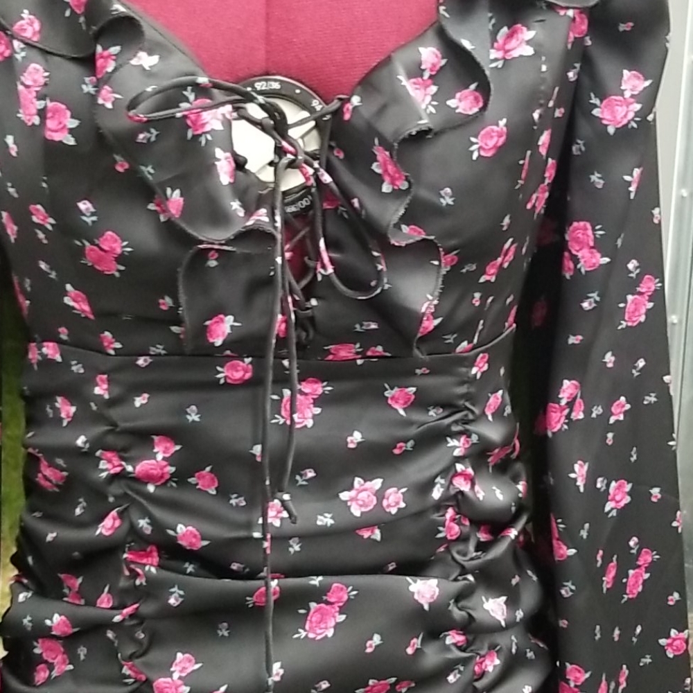 Dress - Picture 2 of 3